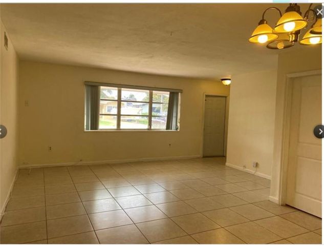 7821 NW 14th Street, Pembroke Pines, FL 33024