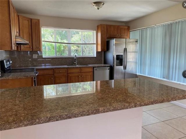 7821 NW 14th Street, Pembroke Pines, FL 33024