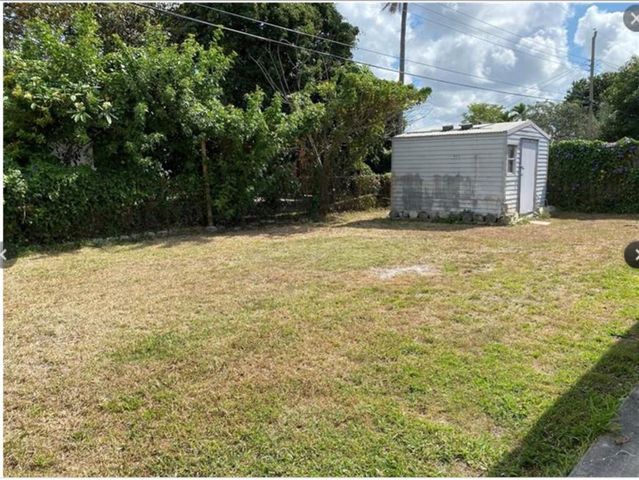 7821 NW 14th Street, Pembroke Pines, FL 33024