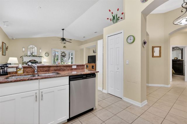 8051 SAINT JAMES WAY, Mount Dora, FL 32757