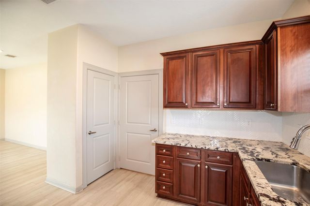 2314 Avenue G, Dickinson, TX 77539