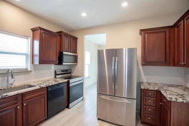 2314 Avenue G, Dickinson, TX 77539