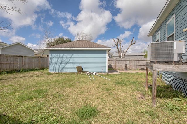 2314 Avenue G, Dickinson, TX 77539