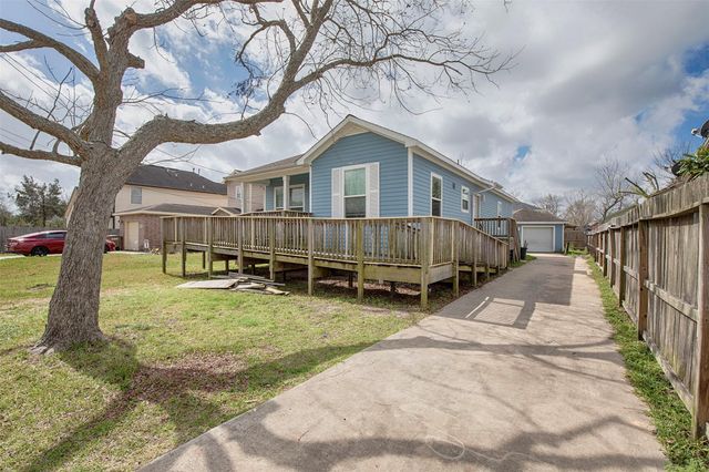 2314 Avenue G, Dickinson, TX 77539