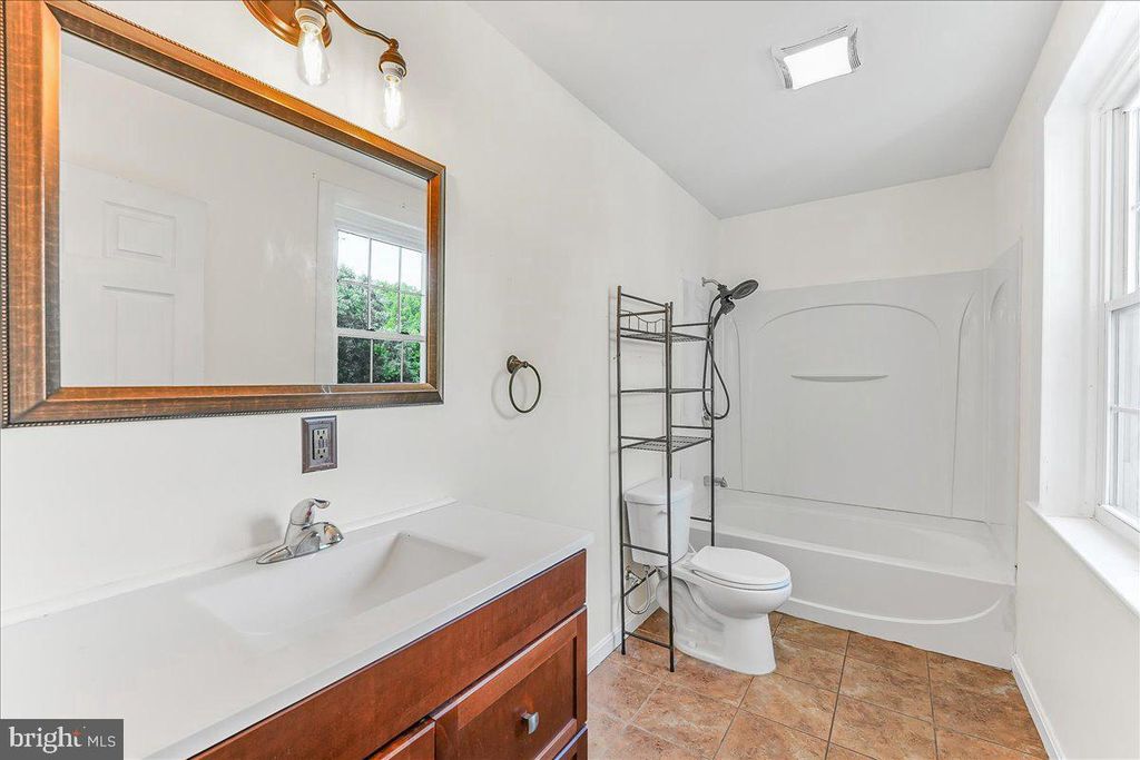 643 MARKET ST, Oxford, PA 19363
