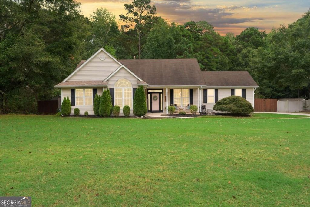 10 Chemin Place, Sharpsburg, GA 30277 — exterior