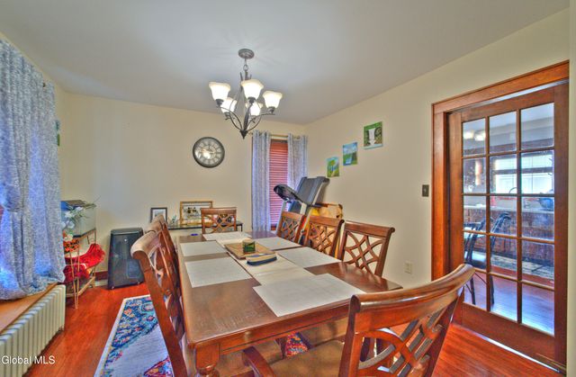 21 Vista Avenue, Colonie, NY 12110