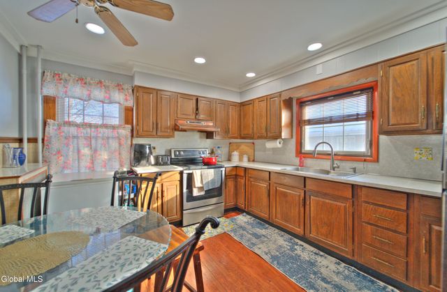 21 Vista Avenue, Colonie, NY 12110