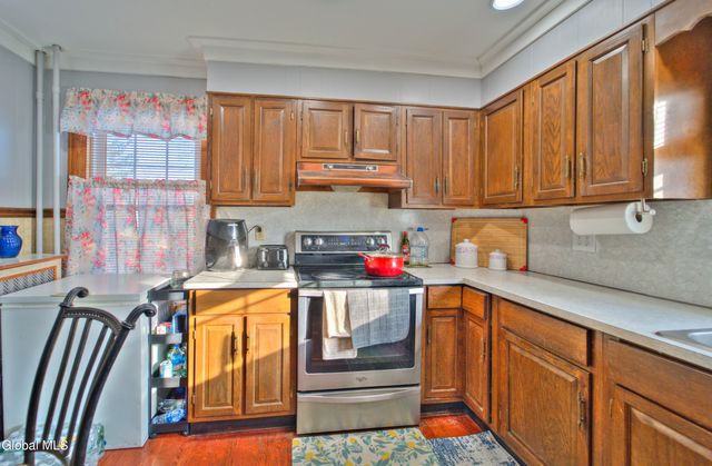 21 Vista Avenue, Colonie, NY 12110