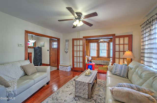 21 Vista Avenue, Colonie, NY 12110