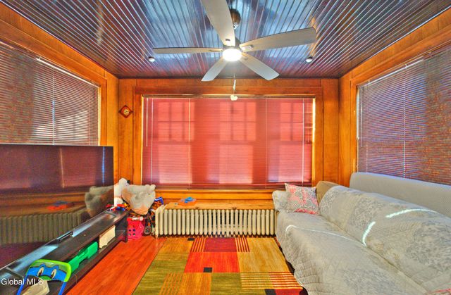 21 Vista Avenue, Colonie, NY 12110