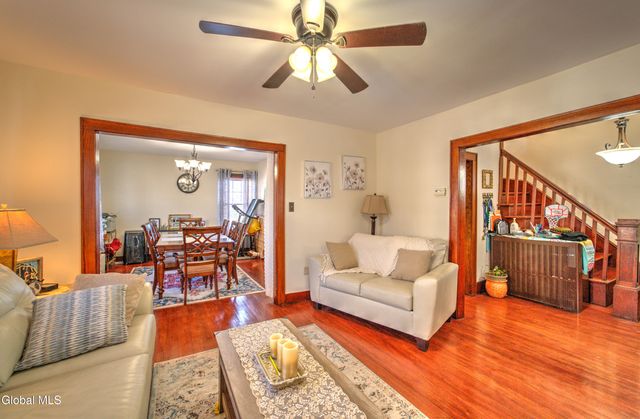 21 Vista Avenue, Colonie, NY 12110