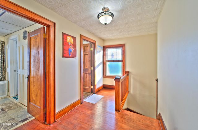 21 Vista Avenue, Colonie, NY 12110