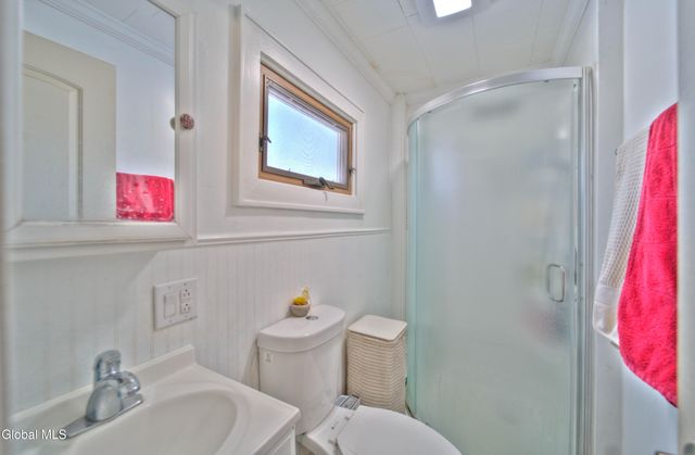 21 Vista Avenue, Colonie, NY 12110