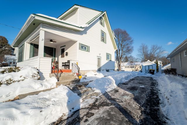 21 Vista Avenue, Colonie, NY 12110