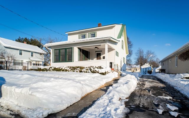 21 Vista Avenue, Colonie, NY 12110