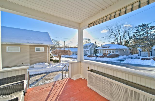 21 Vista Avenue, Colonie, NY 12110