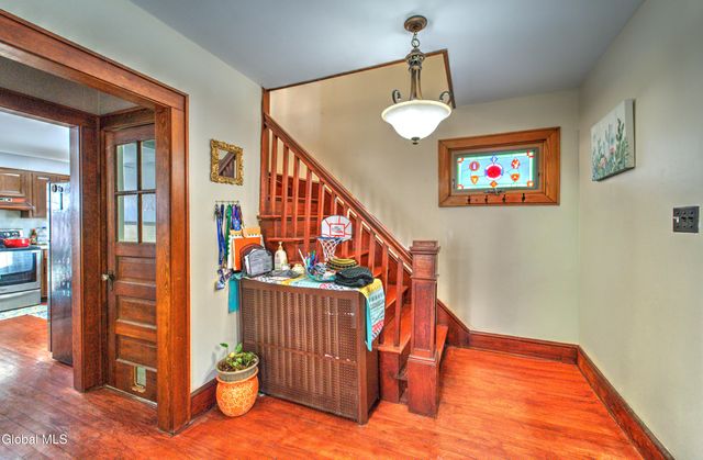 21 Vista Avenue, Colonie, NY 12110