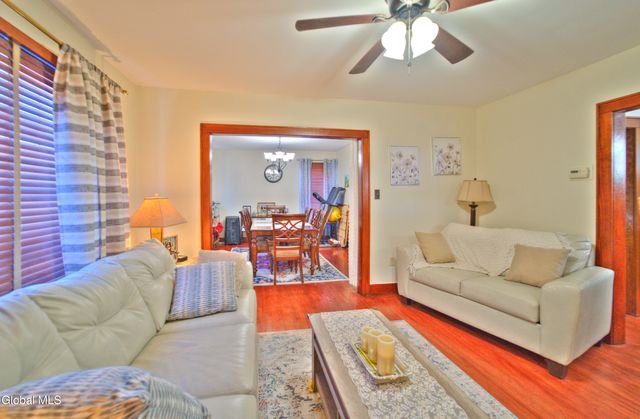 21 Vista Avenue, Colonie, NY 12110