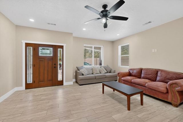 2527 Verde Road SW, Albuquerque, NM 87105