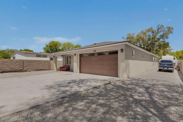 2527 Verde Road SW, Albuquerque, NM 87105