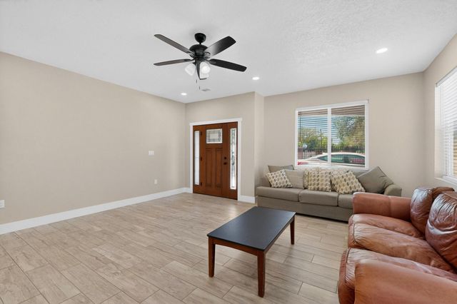 2527 Verde Road SW, Albuquerque, NM 87105