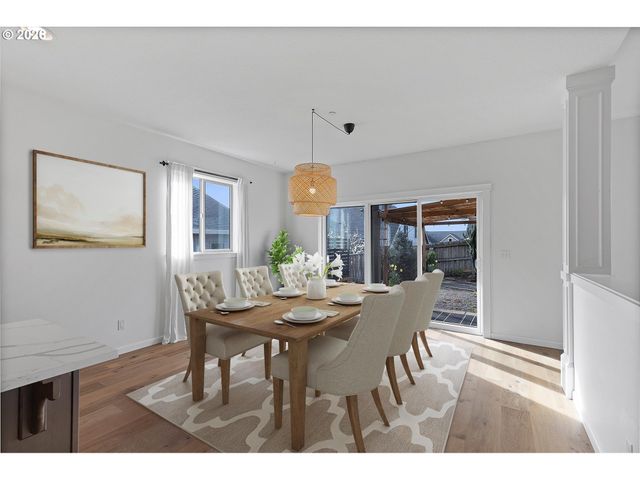 770 E MCKINLEY St, Carlton, OR 97111