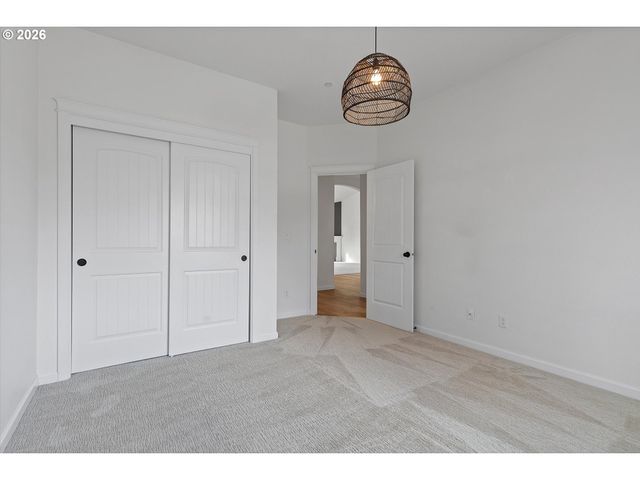 770 E MCKINLEY St, Carlton, OR 97111