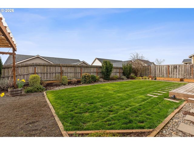 770 E MCKINLEY St, Carlton, OR 97111