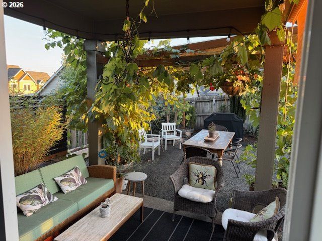 770 E MCKINLEY St, Carlton, OR 97111