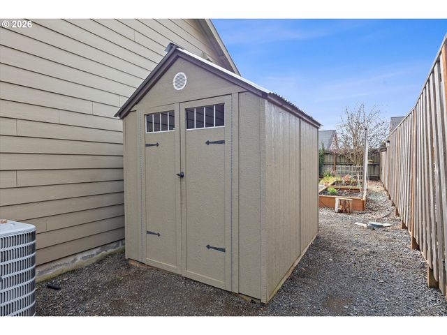 770 E MCKINLEY St, Carlton, OR 97111