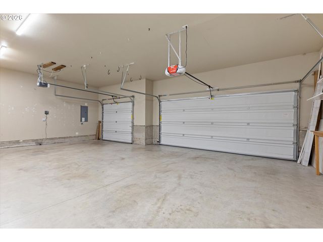 770 E MCKINLEY St, Carlton, OR 97111