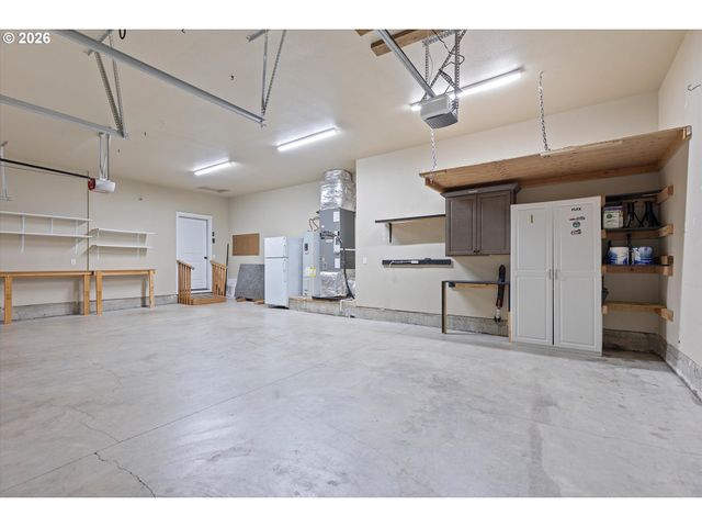 770 E MCKINLEY St, Carlton, OR 97111