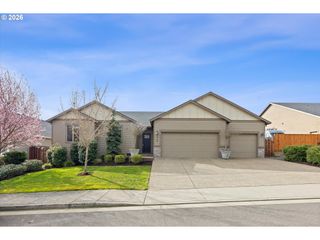 770 E MCKINLEY St, Carlton, OR 97111