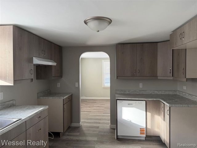 3173 Coin Street, Burton, MI 48519