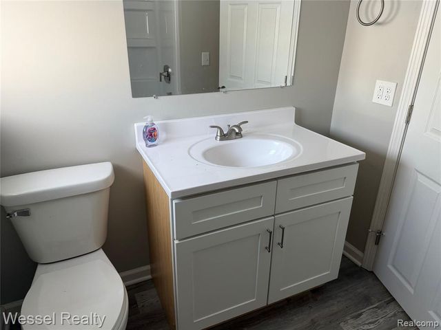 3173 Coin Street, Burton, MI 48519