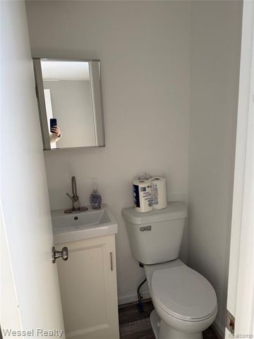 3173 Coin Street, Burton, MI 48519