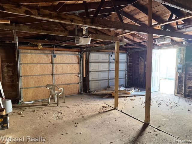 3173 Coin Street, Burton, MI 48519