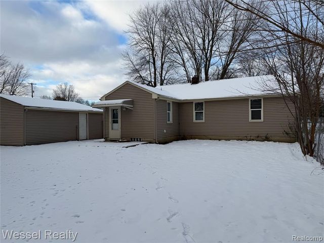 3173 Coin Street, Burton, MI 48519