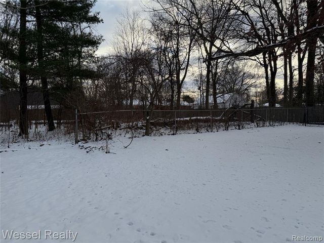 3173 Coin Street, Burton, MI 48519