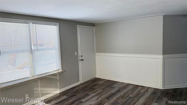 3173 Coin Street, Burton, MI 48519