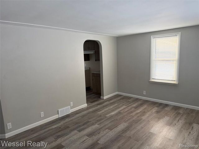 3173 Coin Street, Burton, MI 48519