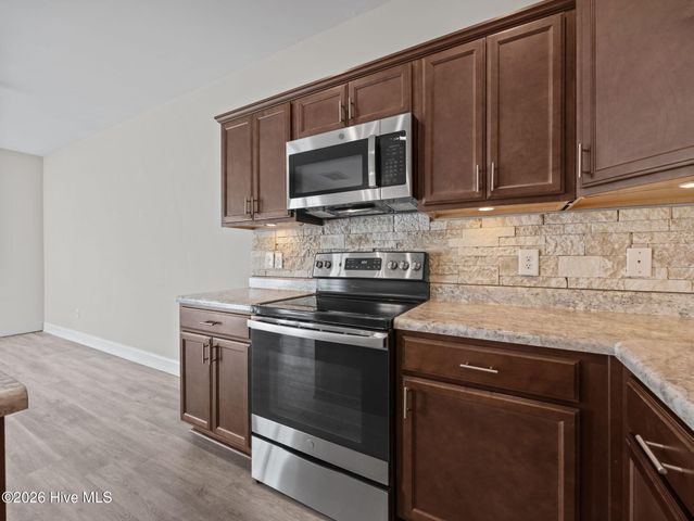302 S Stingray Lane, Sneads Ferry, NC 28460