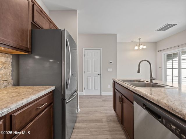 302 S Stingray Lane, Sneads Ferry, NC 28460