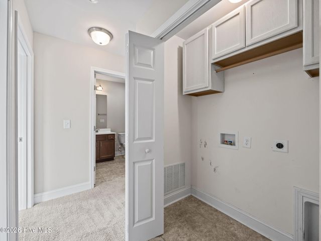 302 S Stingray Lane, Sneads Ferry, NC 28460