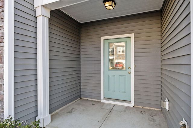 302 S Stingray Lane, Sneads Ferry, NC 28460