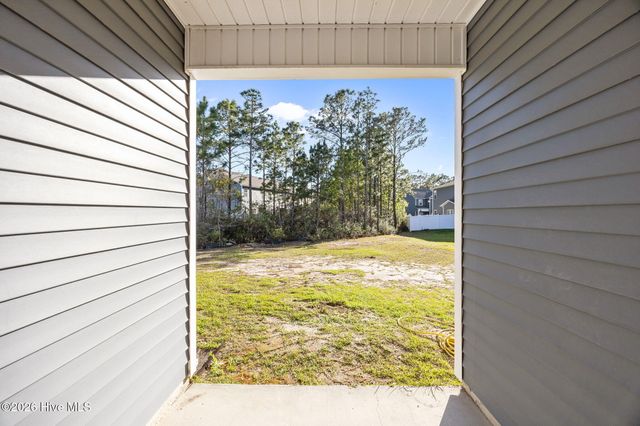302 S Stingray Lane, Sneads Ferry, NC 28460