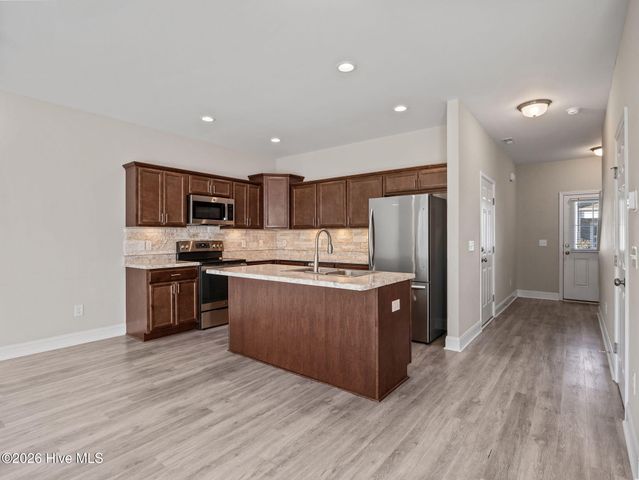 302 S Stingray Lane, Sneads Ferry, NC 28460