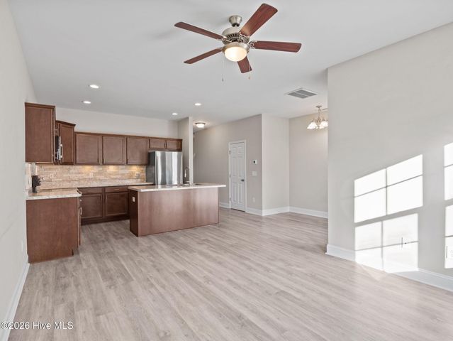 302 S Stingray Lane, Sneads Ferry, NC 28460