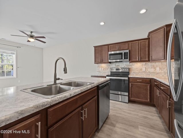 302 S Stingray Lane, Sneads Ferry, NC 28460